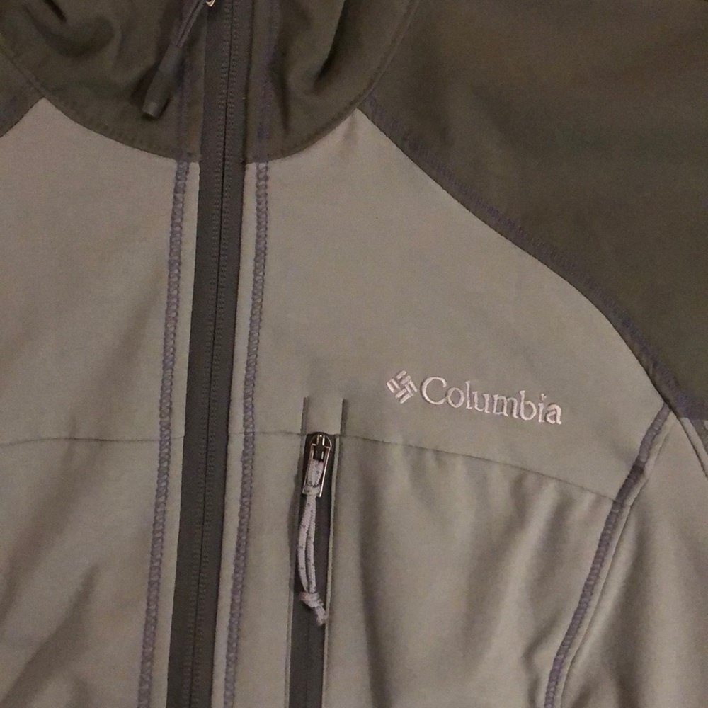 Columbia Soft Shell - Picture 2 of 3